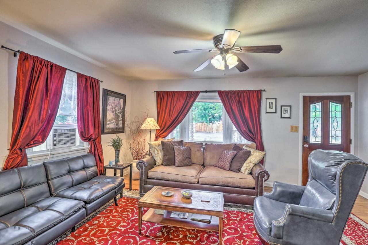 Relaxing Golden Getaway With Grill Less Than 1 Mi To Town! Exterior photo