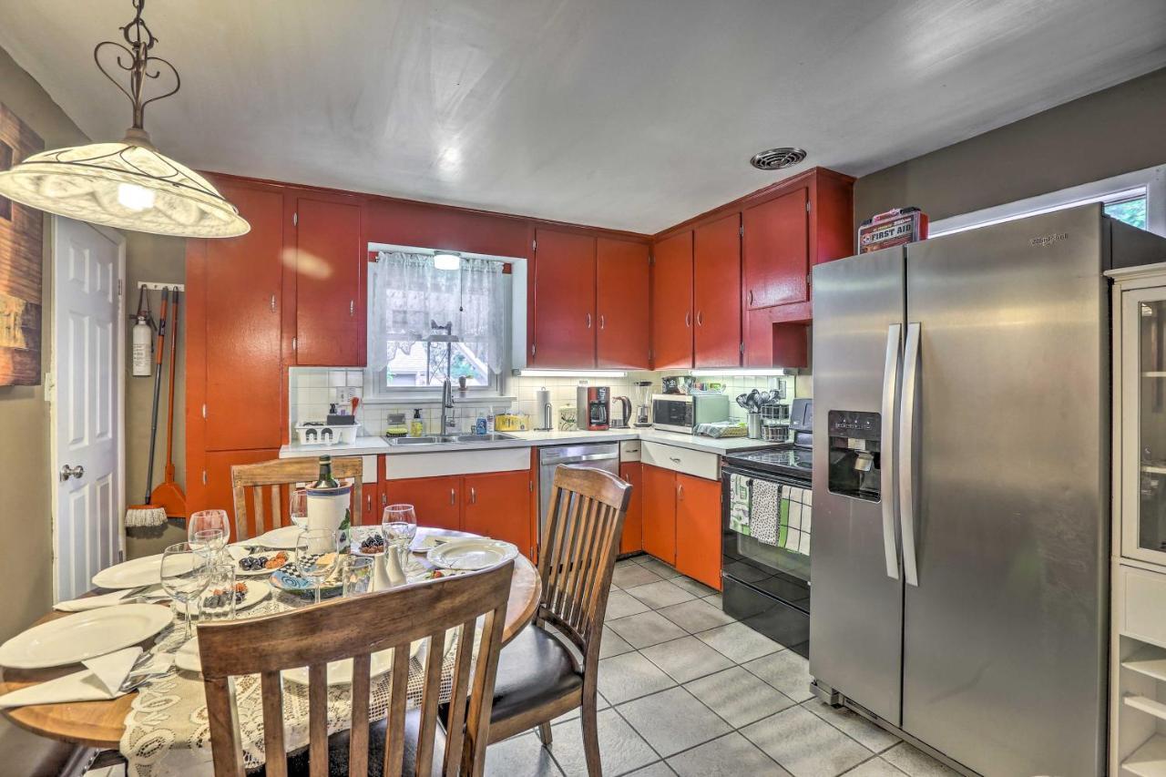 Relaxing Golden Getaway With Grill Less Than 1 Mi To Town! Exterior photo