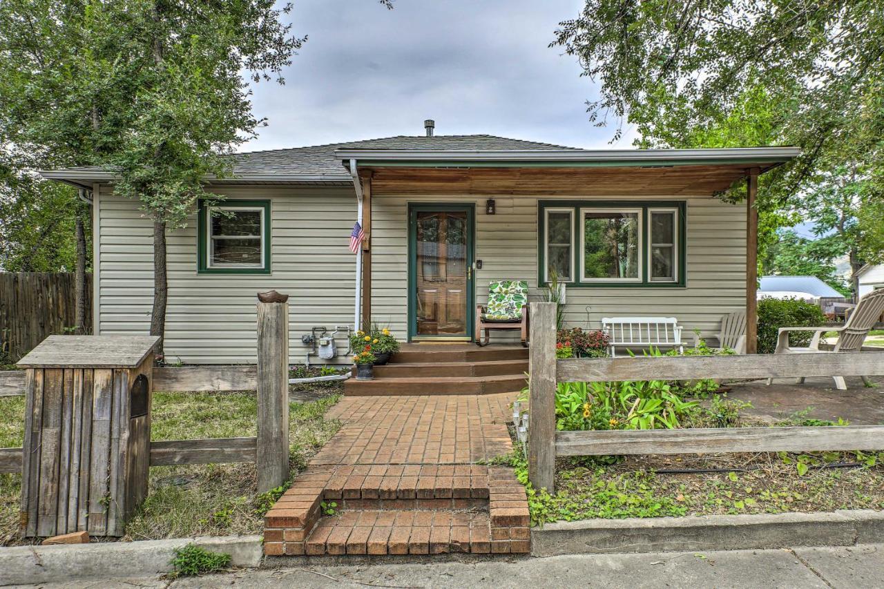 Relaxing Golden Getaway With Grill Less Than 1 Mi To Town! Exterior photo