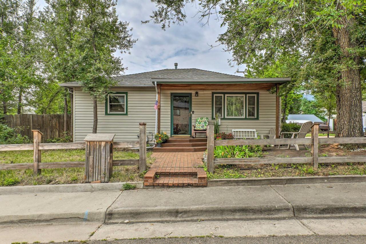 Relaxing Golden Getaway With Grill Less Than 1 Mi To Town! Exterior photo